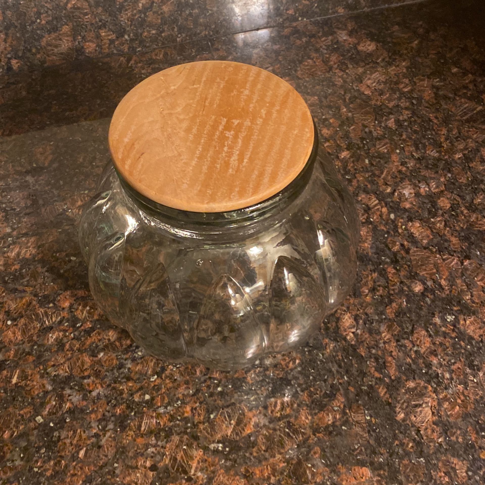 GLASS STORAGE CONTAINER 