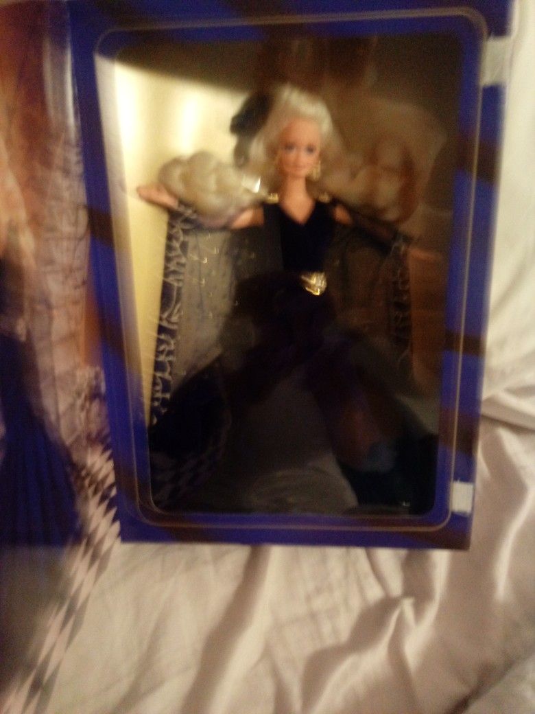 1995 Sapphire Dream Barbie - Society Style Collection - NRFB