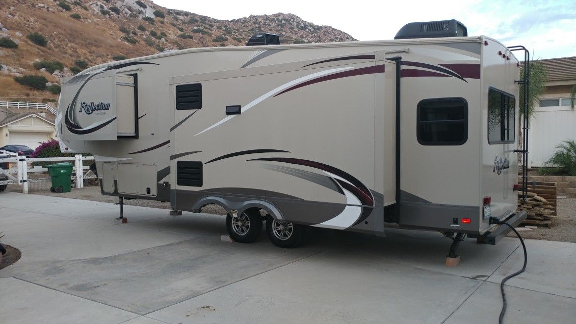 Truck and 5th wheel combo for Sale in Norco, CA OfferUp