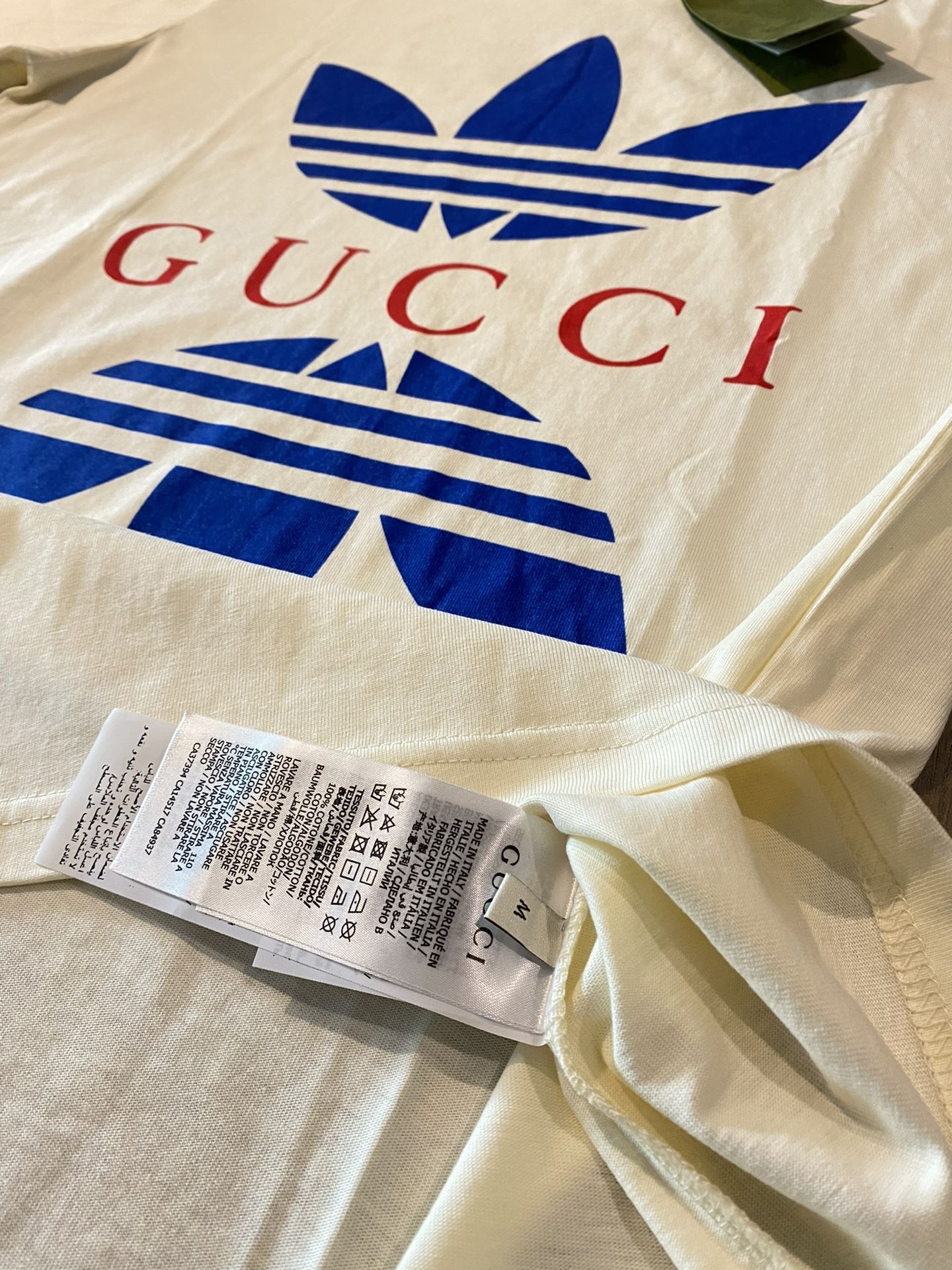 BEAUTIFUL DESIGNER T-SHIRT GUCCI, Read Description For Details…