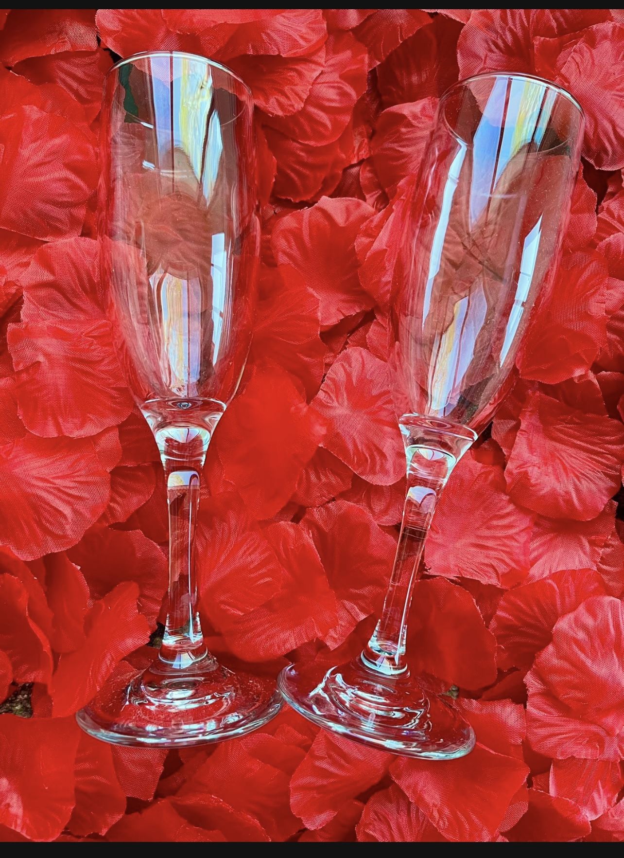 New Engagement Proposal Package - Marry Me LED Letter Sign, 1000 Rose Petals, 50 Tea Light Candles & 2 Champagne Glasses