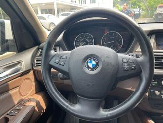 2011 BMW X5 Thumbnail