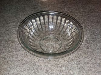Vintage Pyrex Glass Bowl Thumbnail
