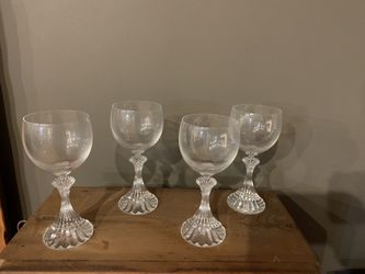 Mikasa set of 7 glassware Thumbnail