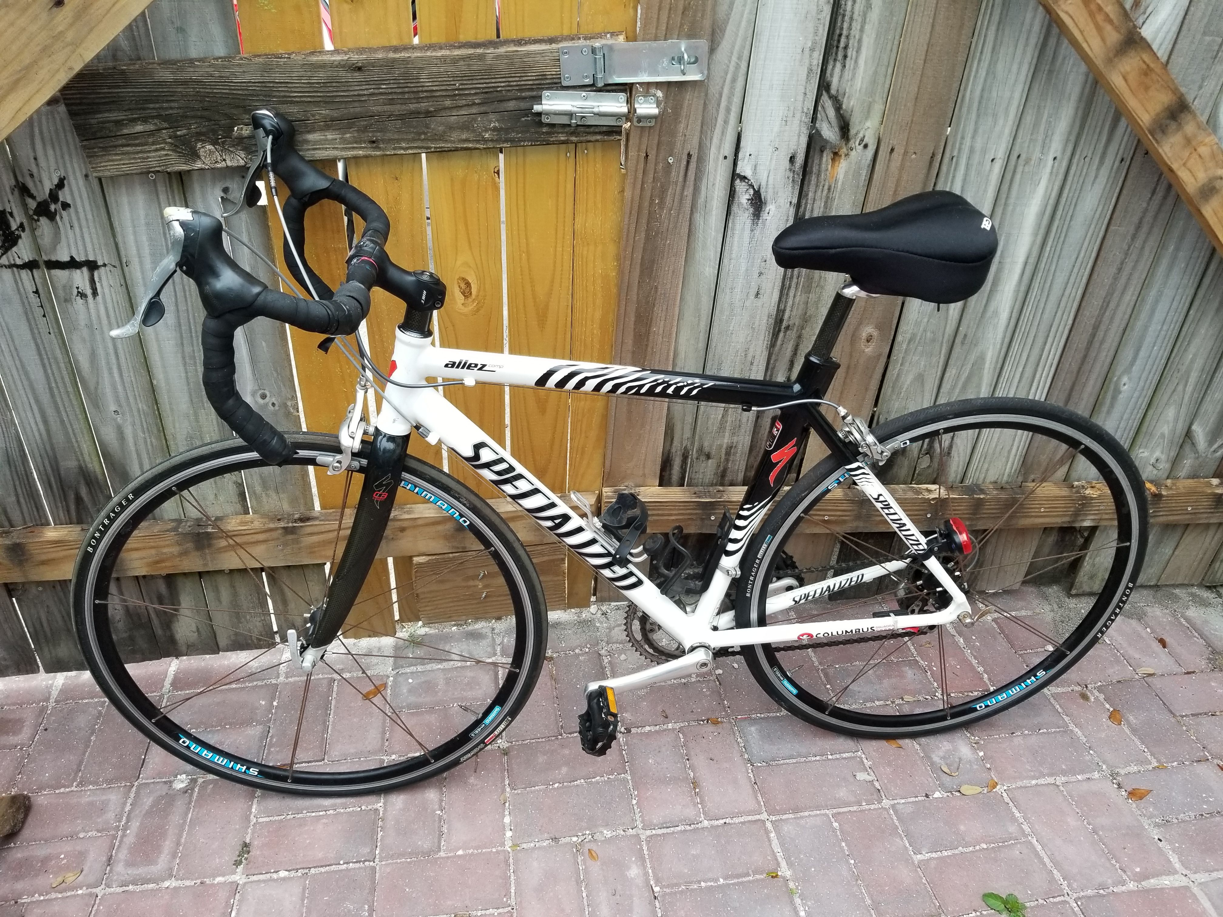 *RARE* Zebra 2000's Specialized Allez Comp 56cm Road Bike for Sale in