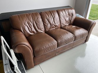 Leather sofa no longer needed in very good condition Thumbnail