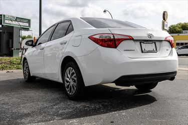 2015 Toyota Corolla Thumbnail