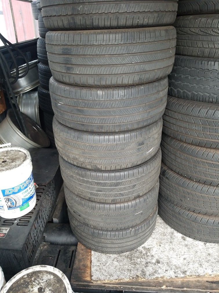 Vendo un set de llantas 235/45/R18 marca Michelín