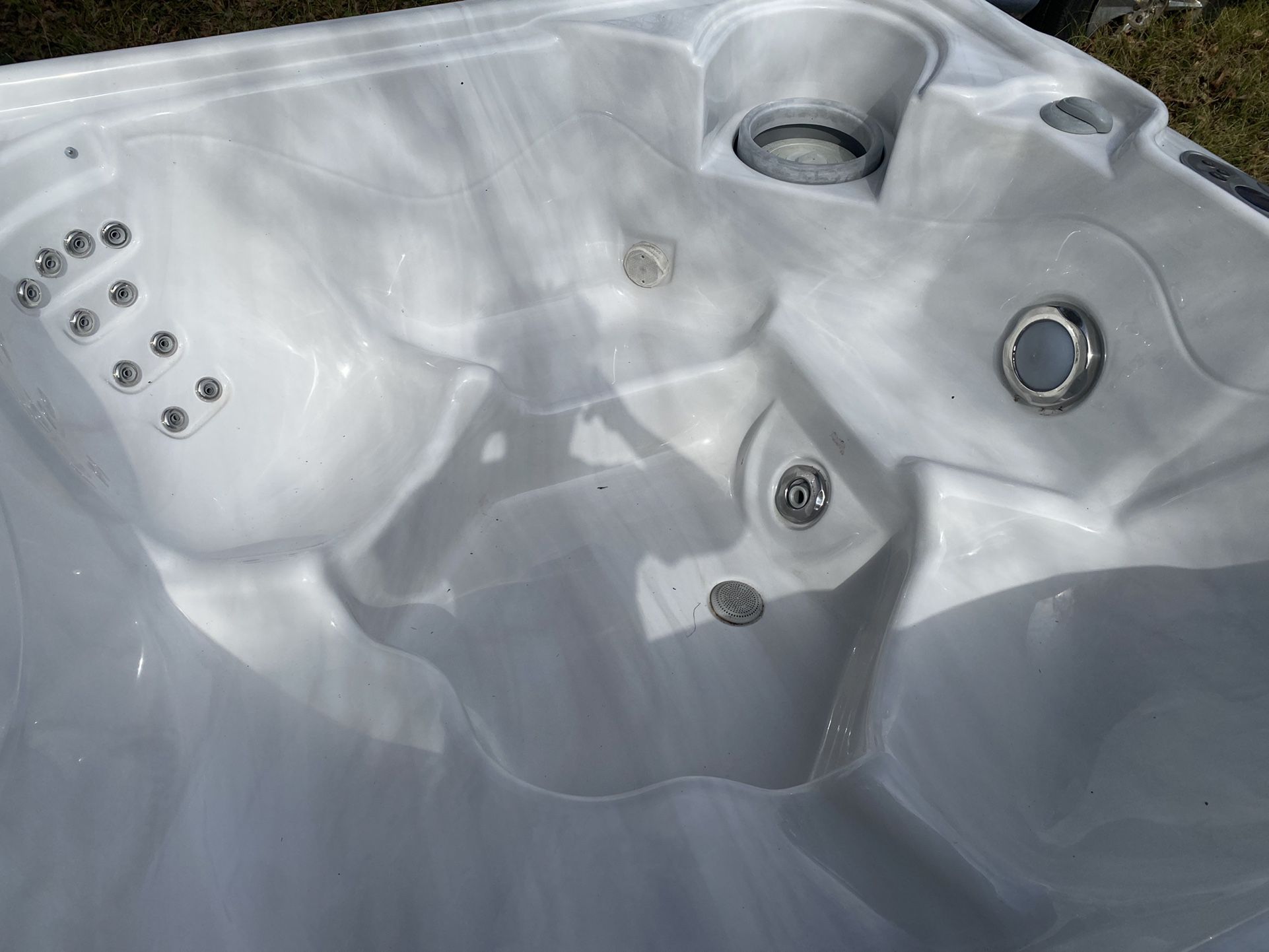 6 Seater Hot Tub 