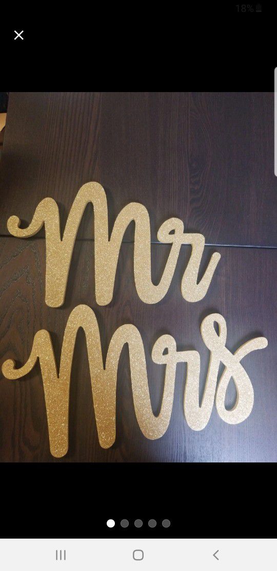 Gold Mr & Mrs Signs