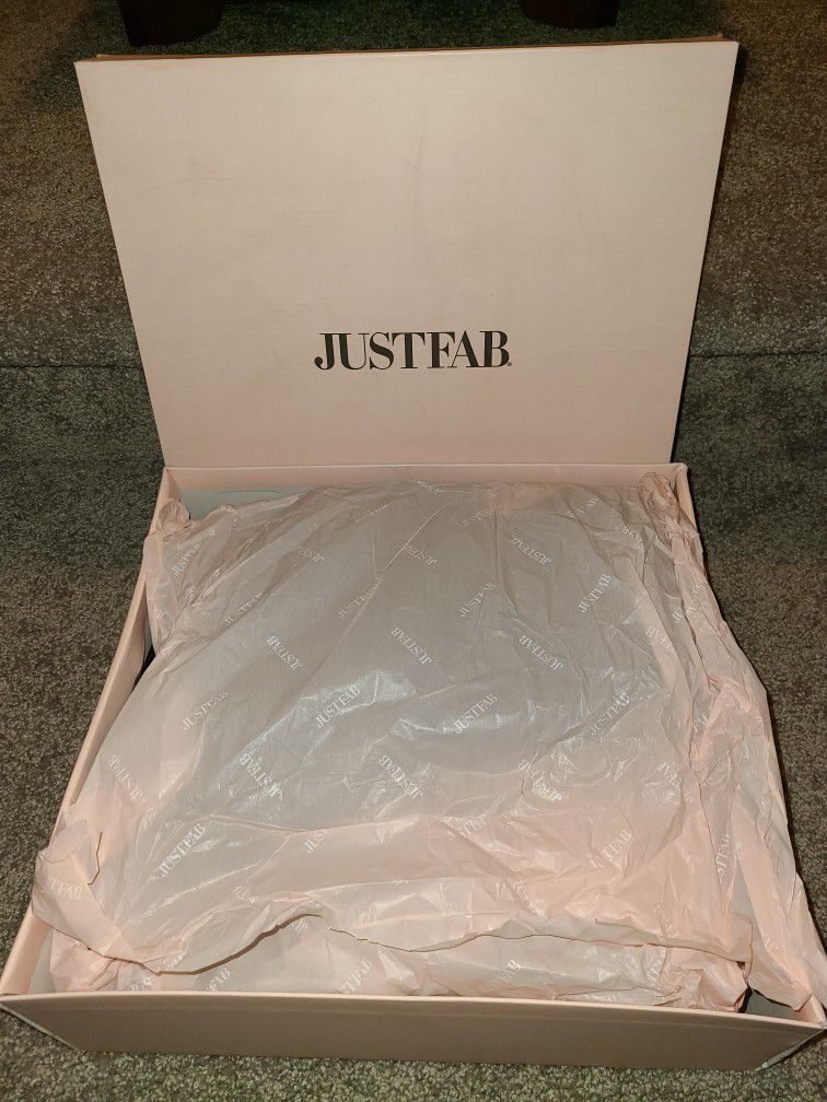 JUSTFAB heeled boots alle black size 9 New in box.