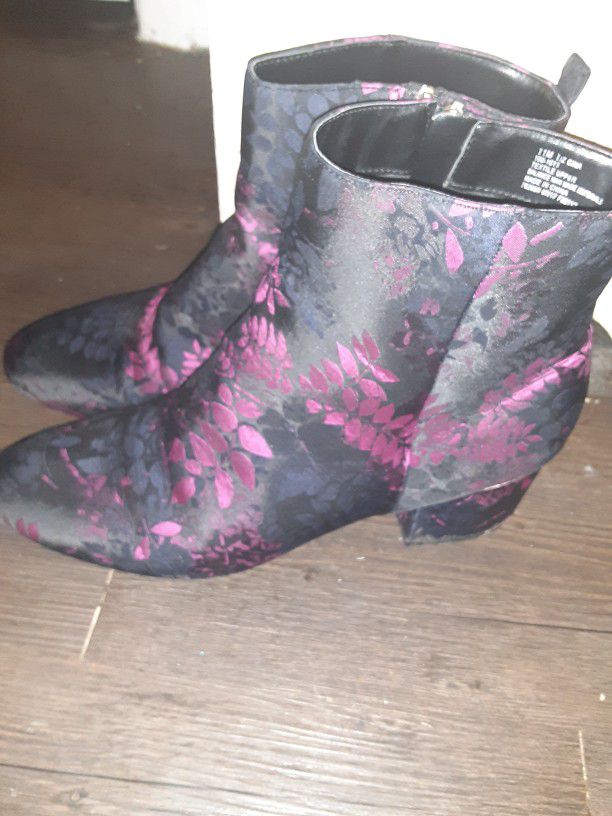 Very Cute Heeled Ankle Boots