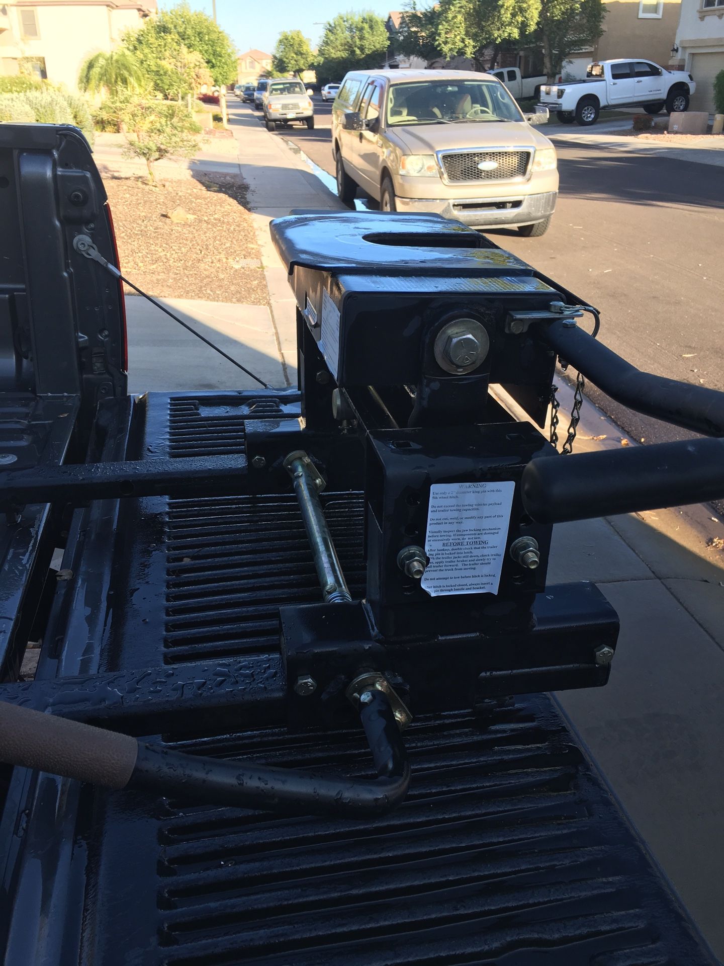 Valley Power Pull Slider 16K 5th Wheel Hitch. No rails. for Sale in Sun