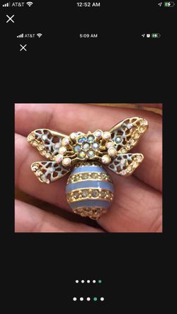 Bee pin brooch blue and clear stones gold tone Thumbnail
