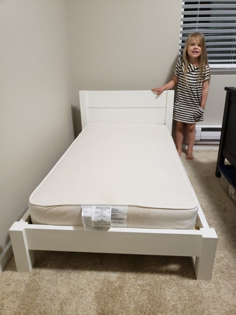 Land Of Nod Toddel Bed & Mattress