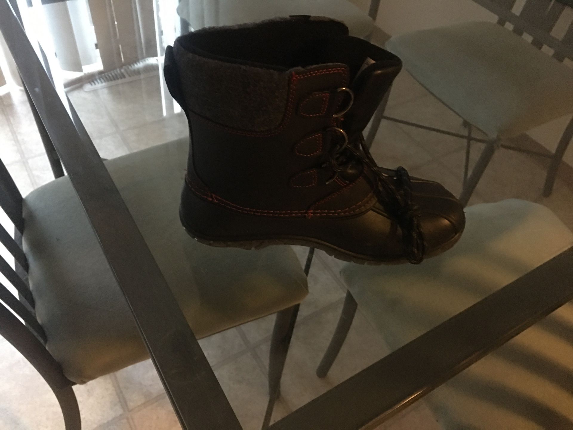 Baffin snow boots women size 9
