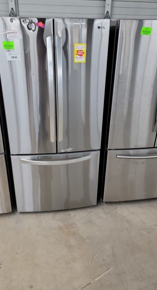 LG LRFCS25D3S 25.1cu ft French Door Refrigerator WWTC for Sale in San