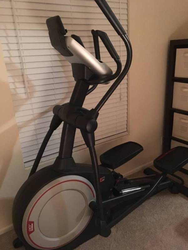 PROFORM 520 ENDURANCE. ELLIPTICAL MACHINE. ( LIKE. NEW. & DELIVERY AVAILABLE TODAY)