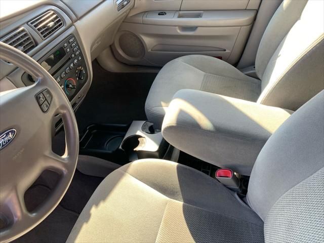 2003 Ford Taurus