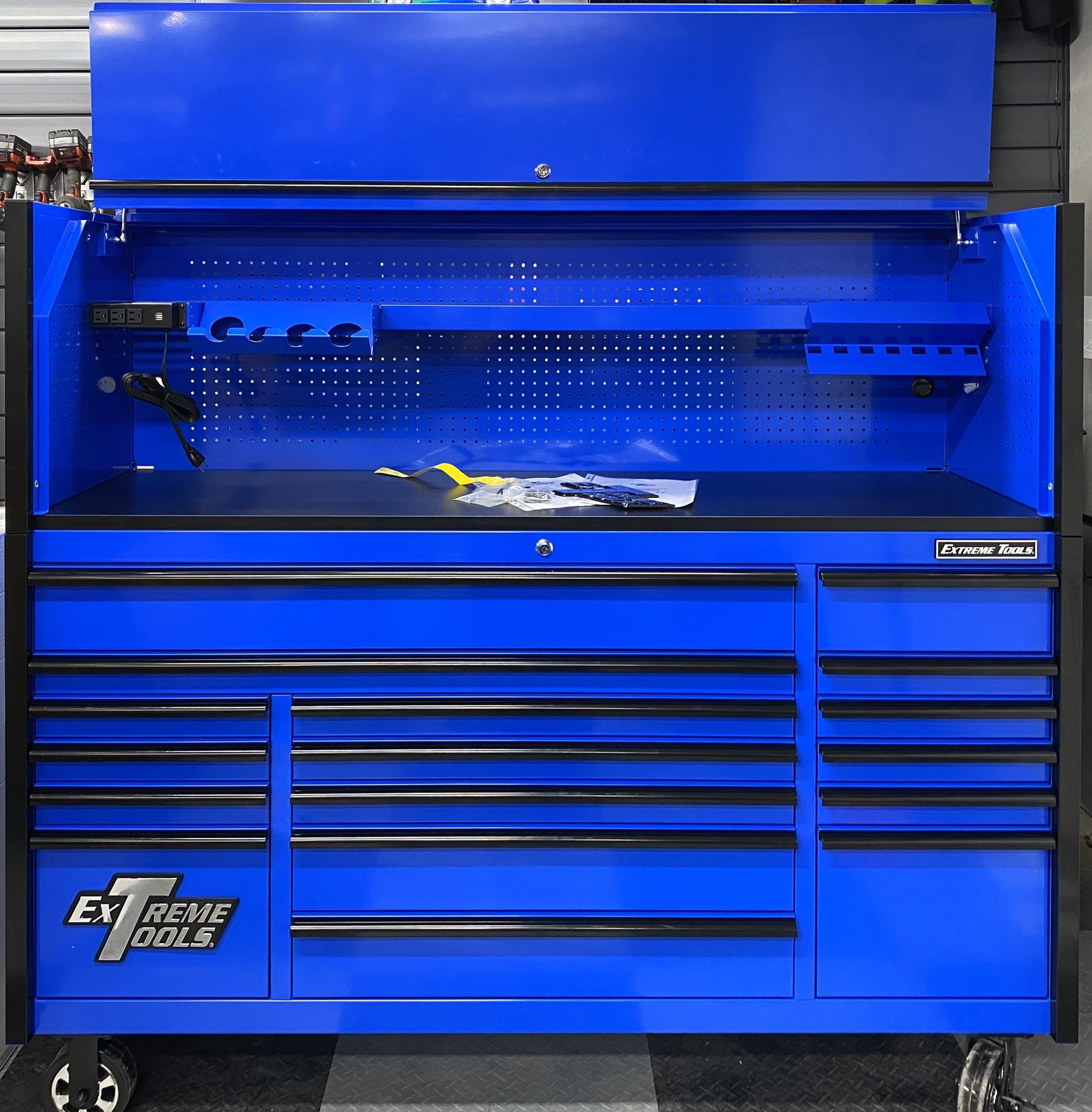 Extreme Tools DX series 72” tool box / toolbox workbench with hutch NEW