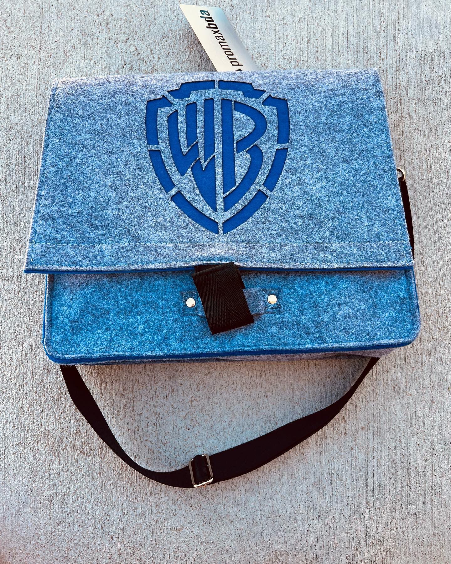 FOR SALE 🌎♻️: Vintage Warner Brothers Studio Messenger Bag WB Felt Cross Body Grey Satchel 🐰