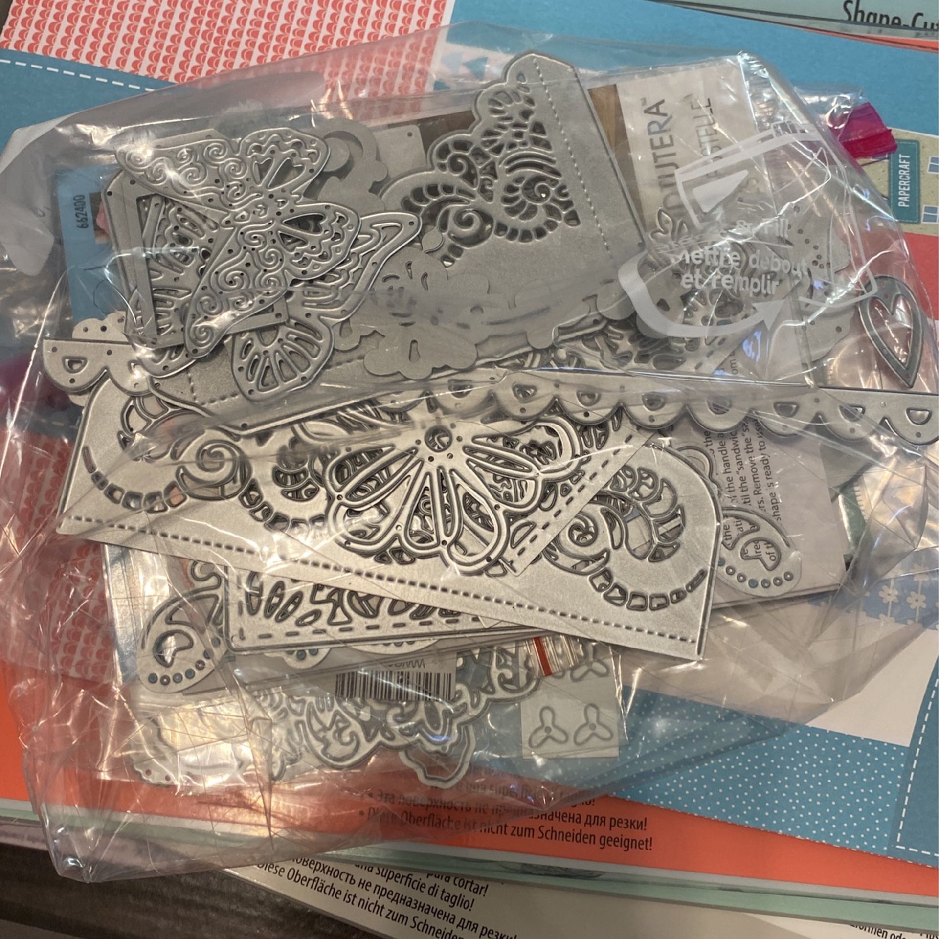 Big Shot Sizzix Plus Starter Kit And Extra Thinlits