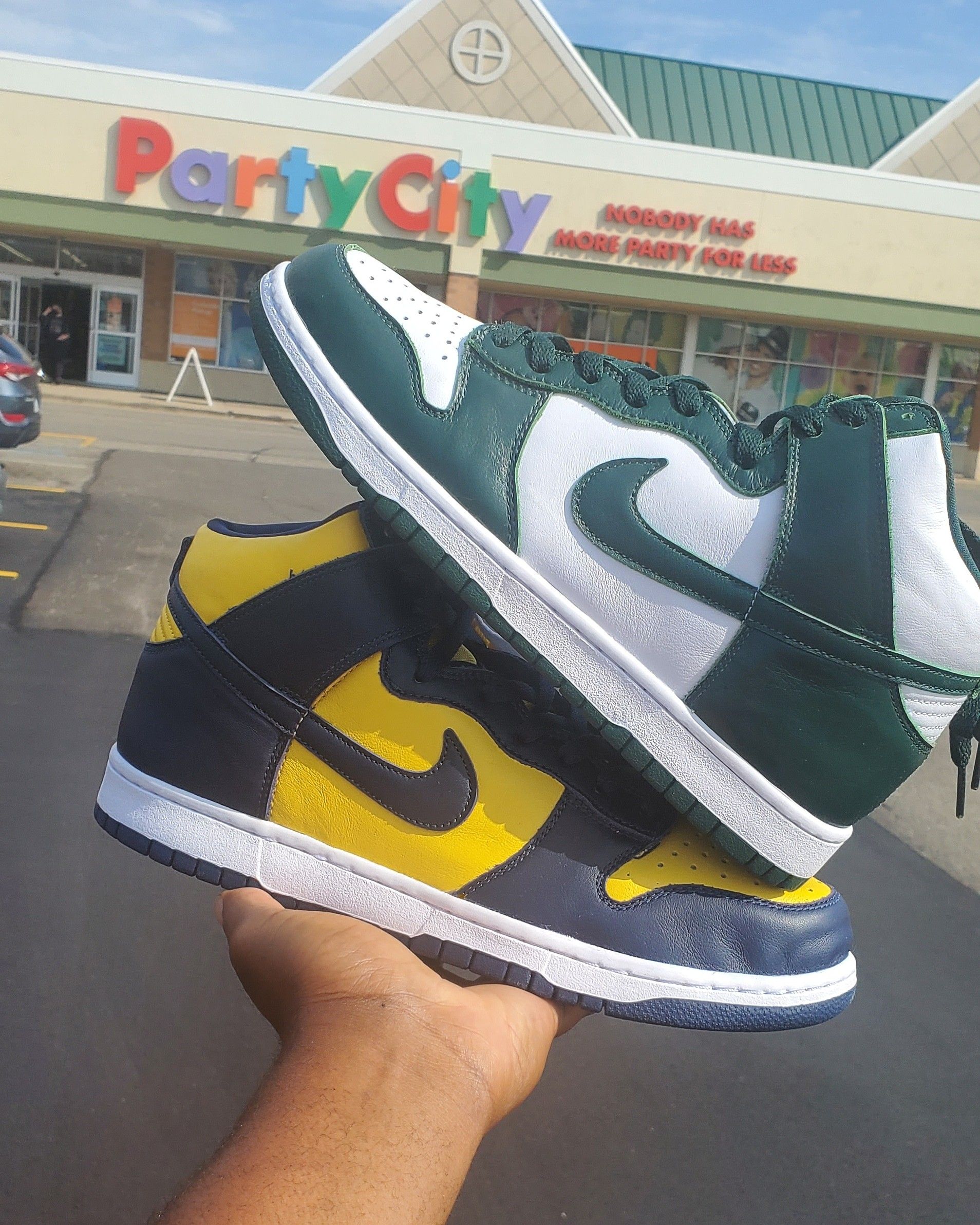 MICHIGAN VS MICHIGAN STATE NIKE DUNKS