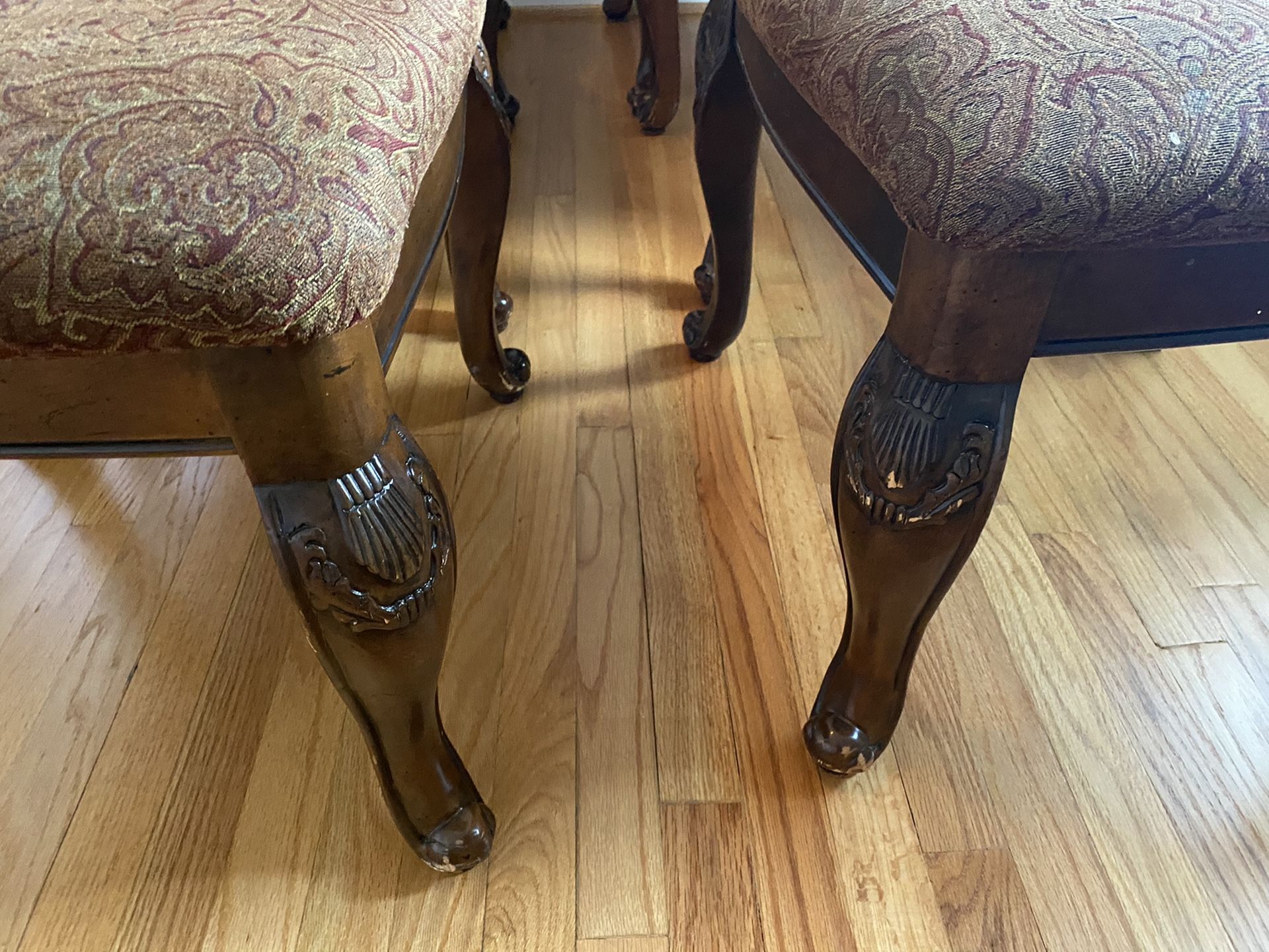 Dinning table with 6 chairs