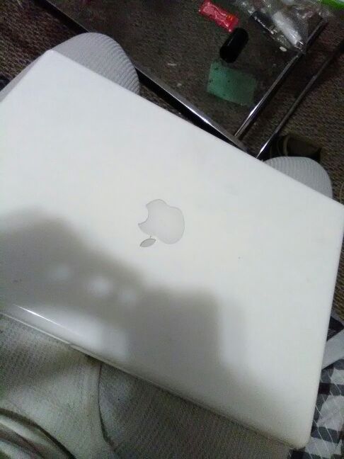 Macbook perfect condition