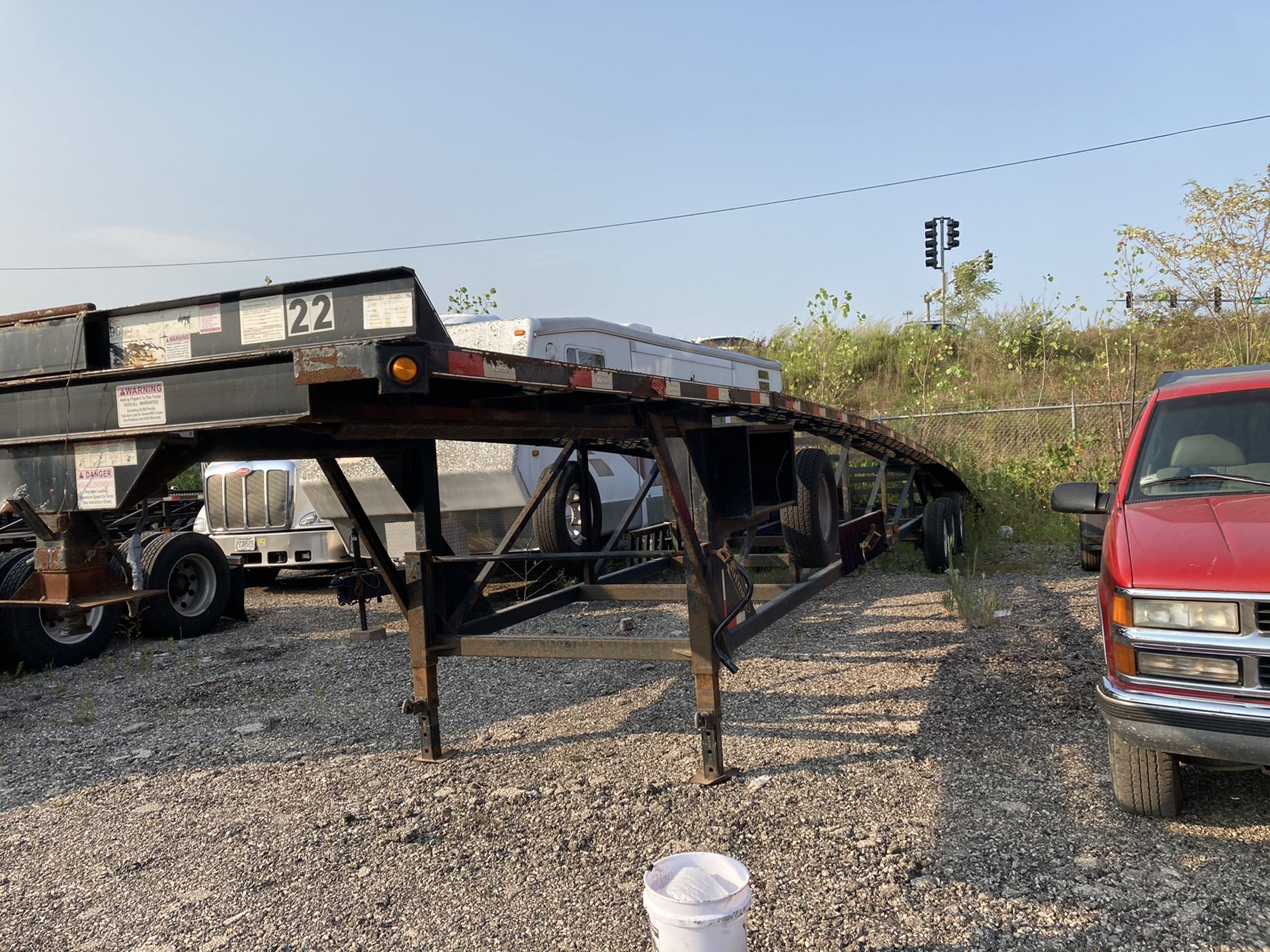 2016 Kaufman 3 car hauler trailer, in good condition, no cracks on the frame, new brakes and bearings,new tires. Ready to go on the road.