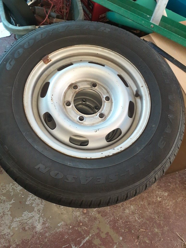 Chevy colorado Rims & Tires