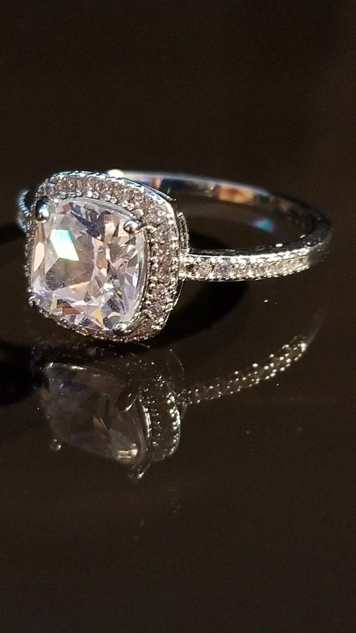 Gorgeous Women's Round Cut Wedding Engagement Promises Ring Size 9.0