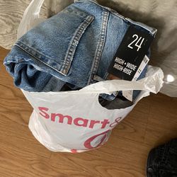 Big Bag Of Clothes 12 Pieces For $10 Thumbnail