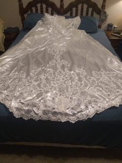Size 12 Sweetheart wedding dress Thumbnail