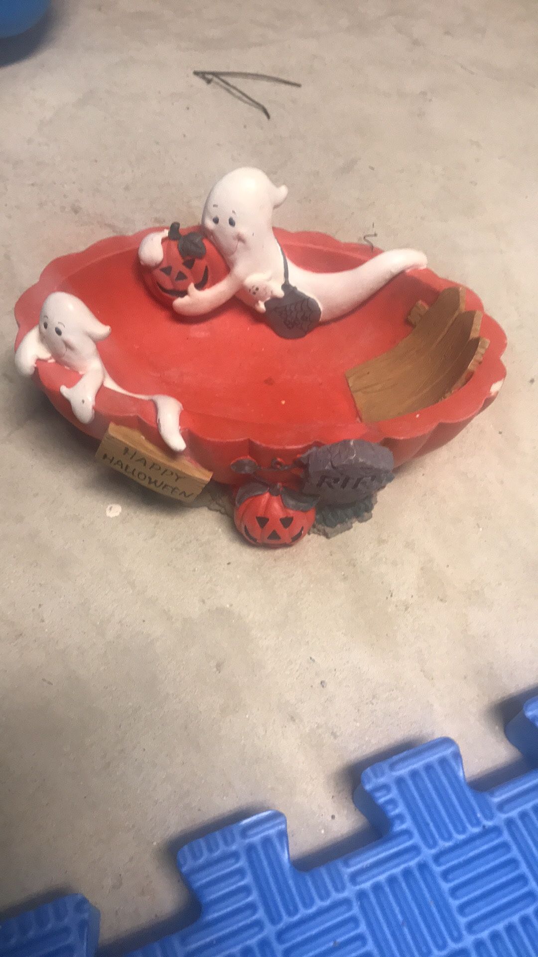 Candy dish