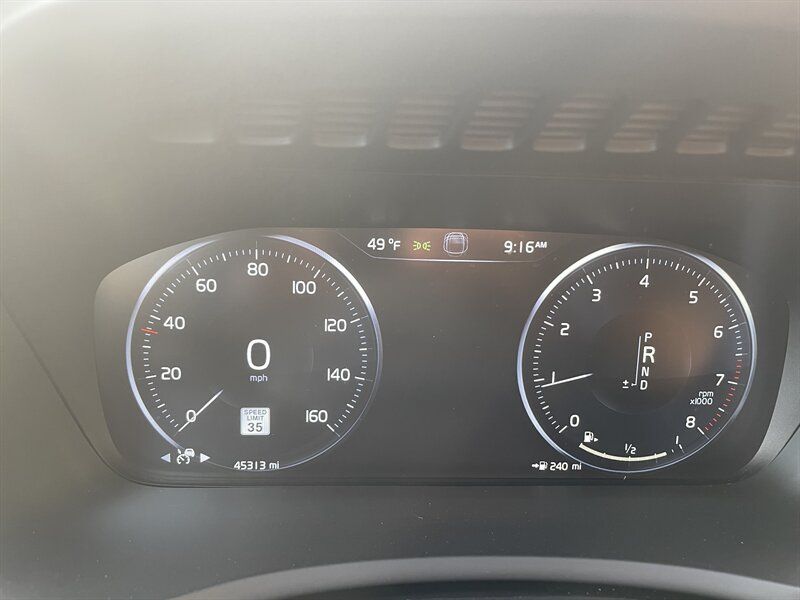 2019 Volvo XC90 T6 Momentum