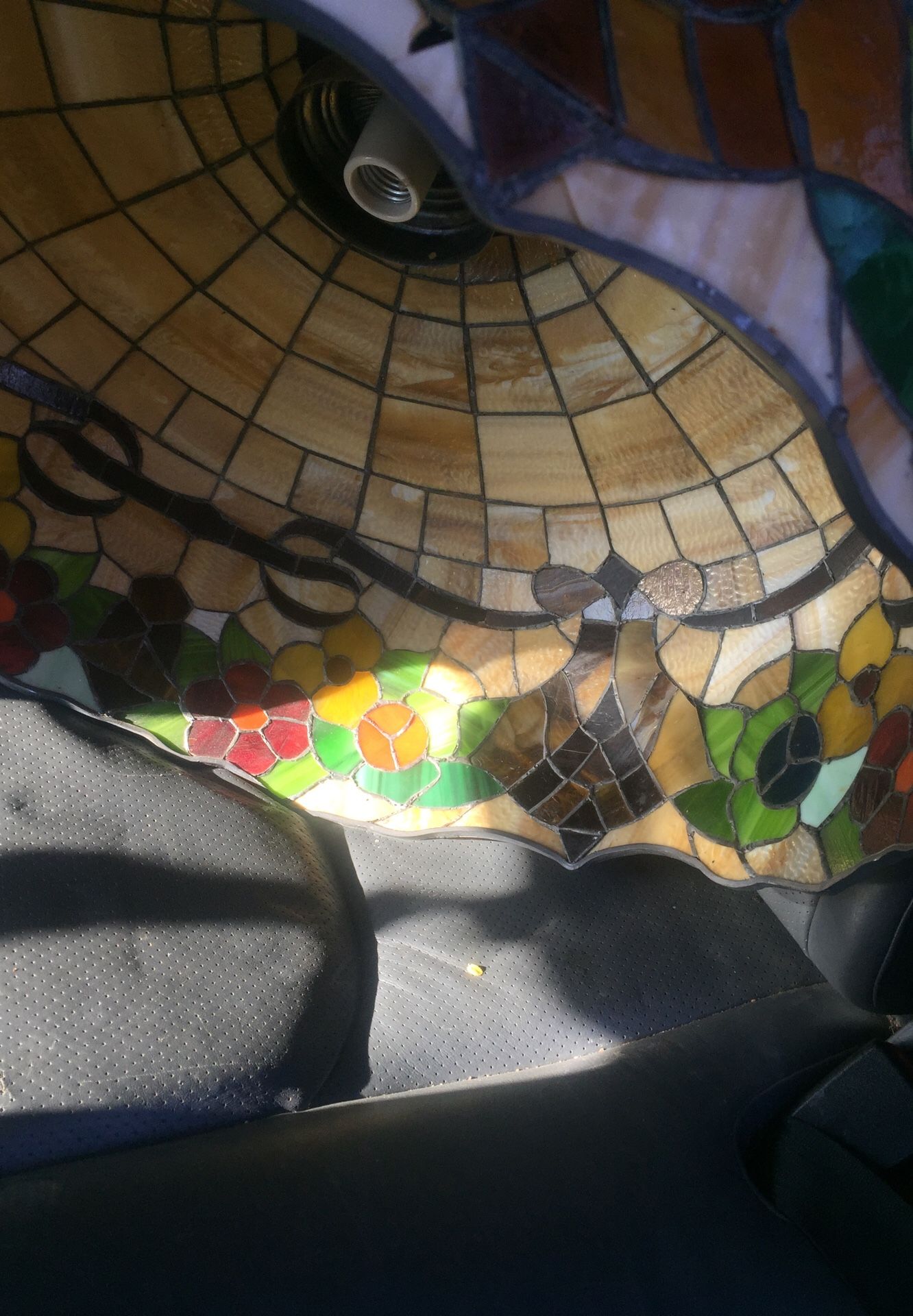 Large Tiffany style overhead hanging. Lamp
