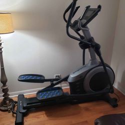 NORDICTRACK 10.9I ELLIPTICAL MACHINE ( LIKE NEW & DELIVERY AVAILABLE TODAY) Thumbnail
