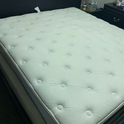 Cal KING Mattress Used Like New MATTRESS Barely used Looks Very New Thumbnail