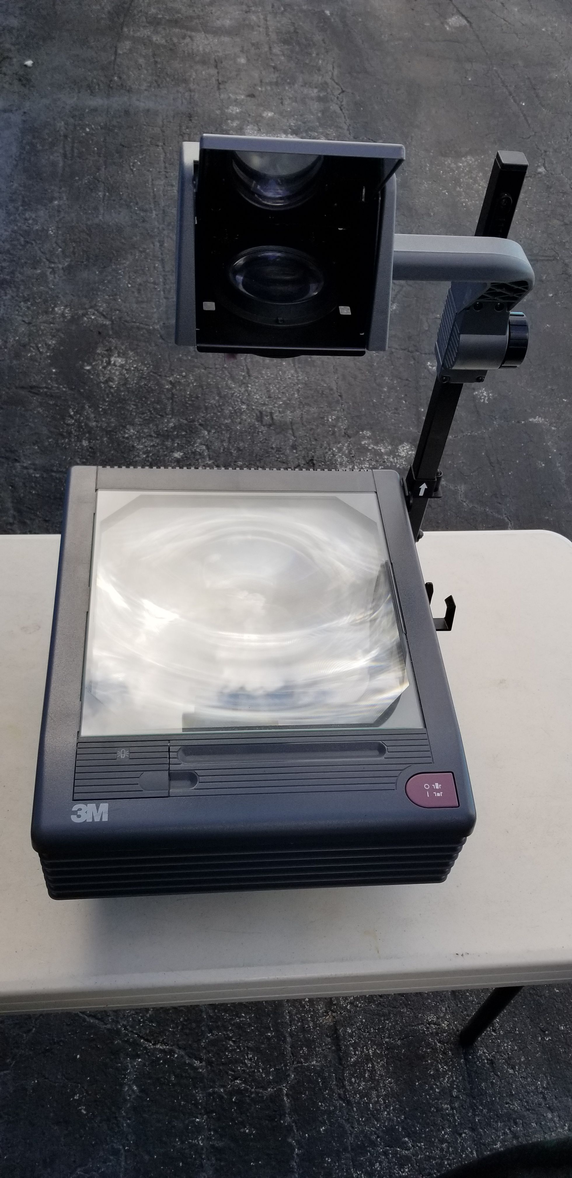 3M Overhead Projector Model 9800 