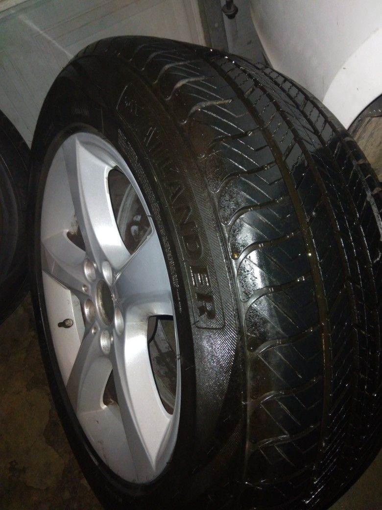 For Sale. Stocks/run flat 255/55ZR18 109w