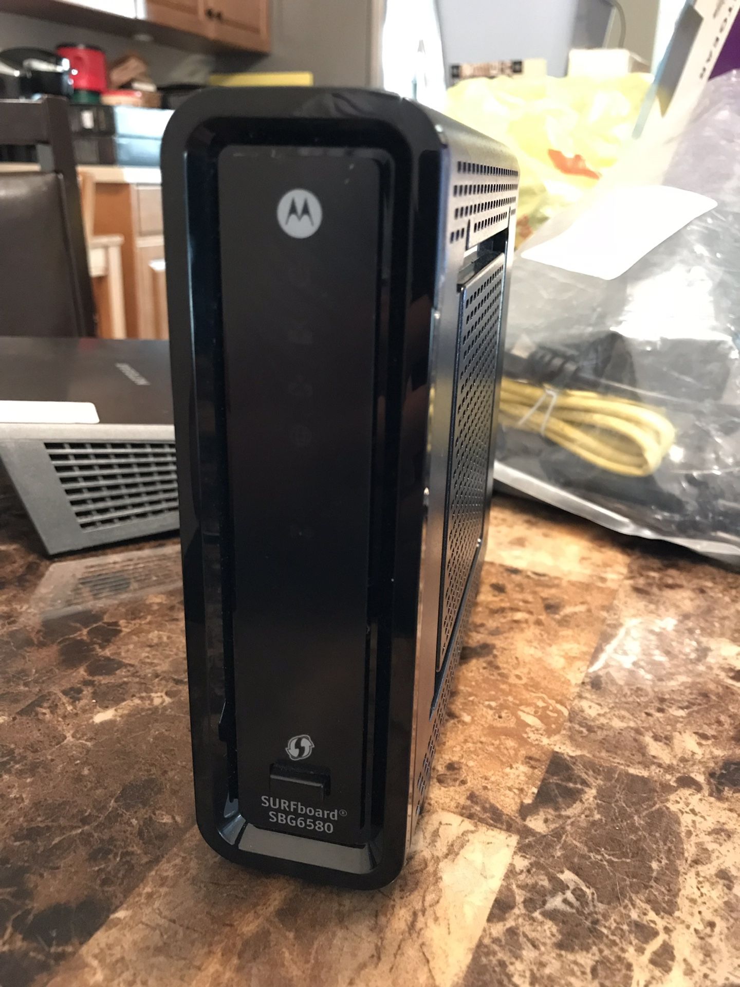 Motorola SBG6580 SURFboard eXtreme Wireless Cable Modem Router Gateway