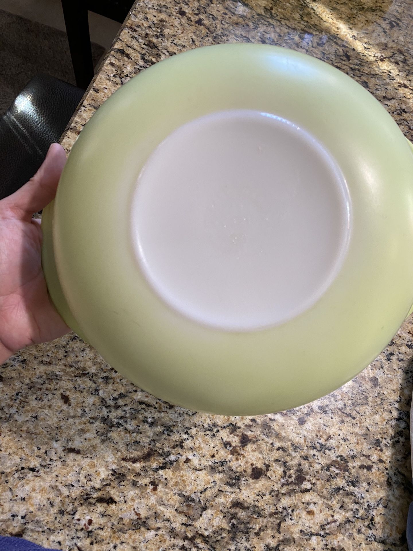 Vintage Pyrex 024 lime green bowl