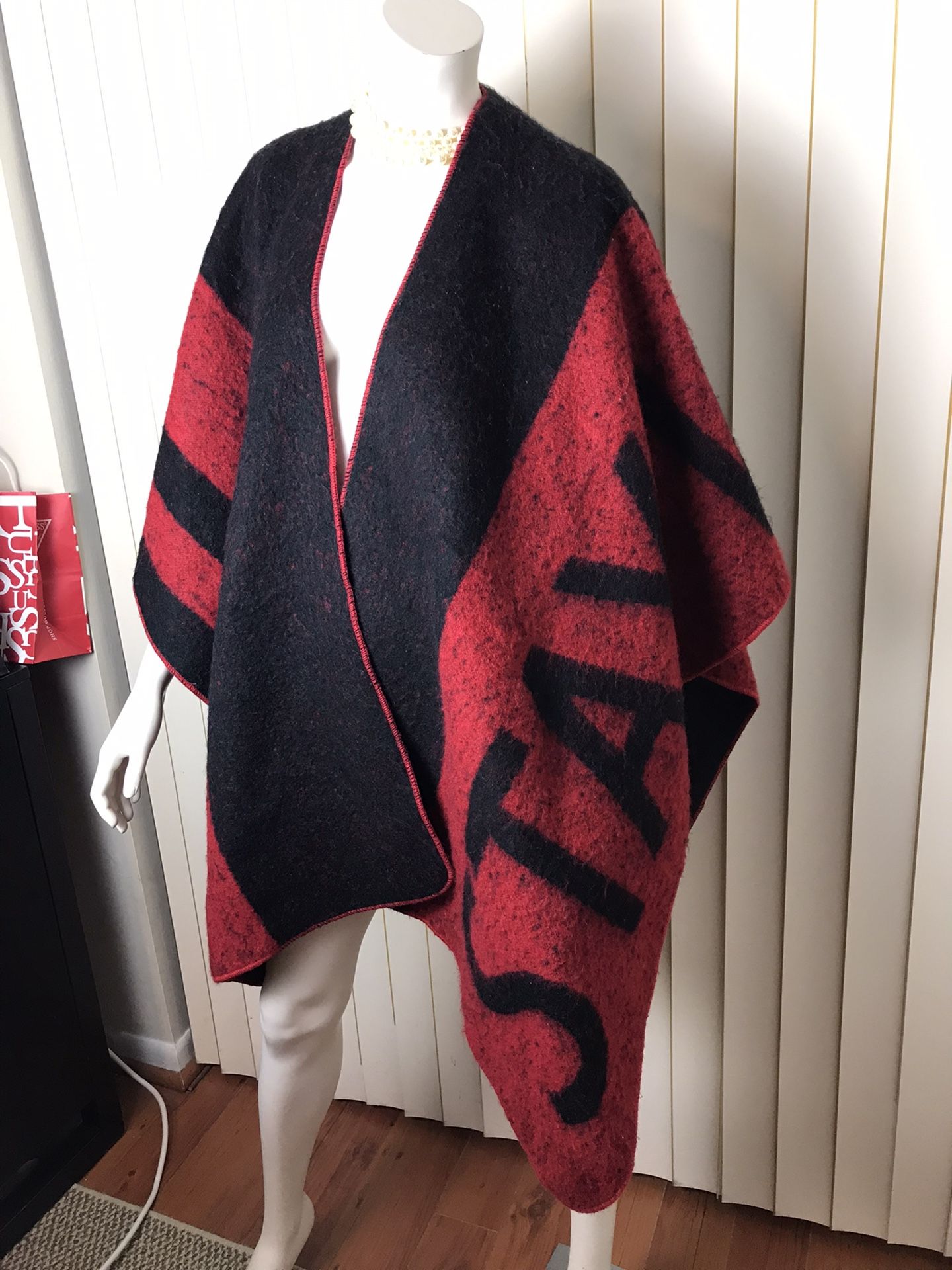 Steve Madden Poncho/shawl/ Red/black