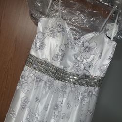Beautiful Wedding Dress Thumbnail