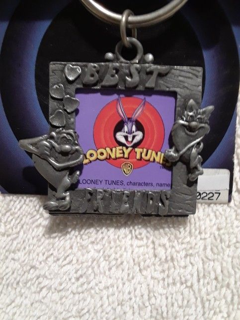 Vintage Looney tunes best friends keyring