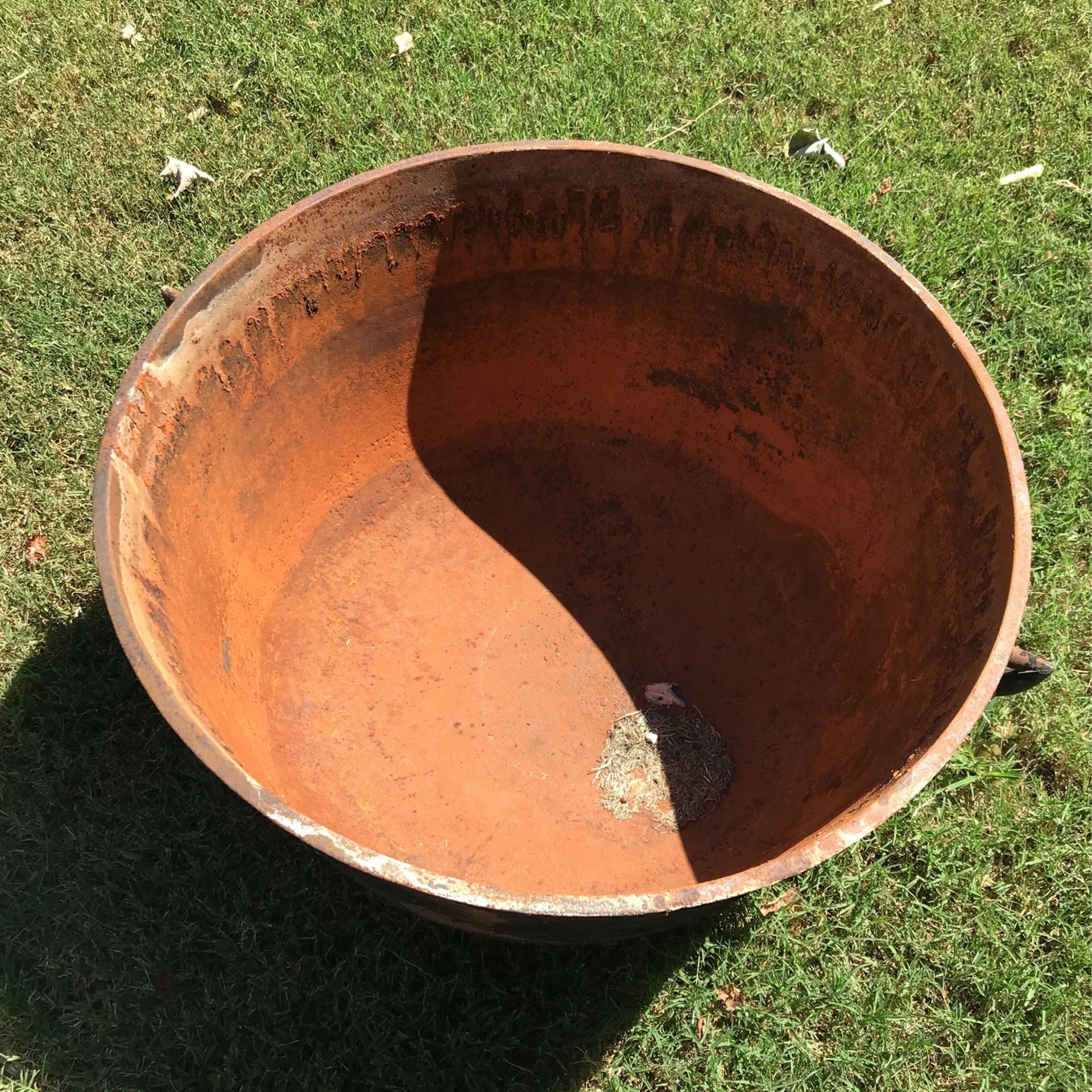 Rendering iron kettle/cauldron/pot
