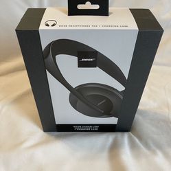 Bose Noise Cancelling Headphones 700 with Premium Charging Case Thumbnail