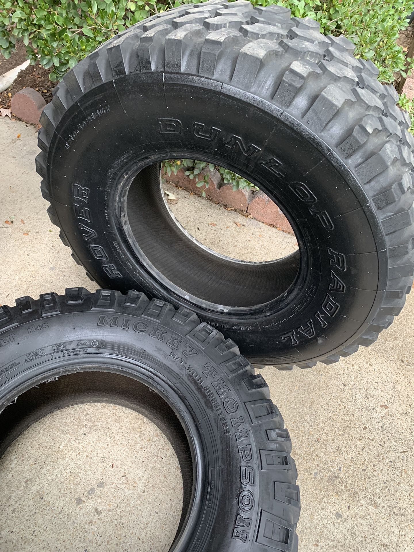 2 Dunlop Big Truck Tires With Lots Of Life 31/10.50/R15