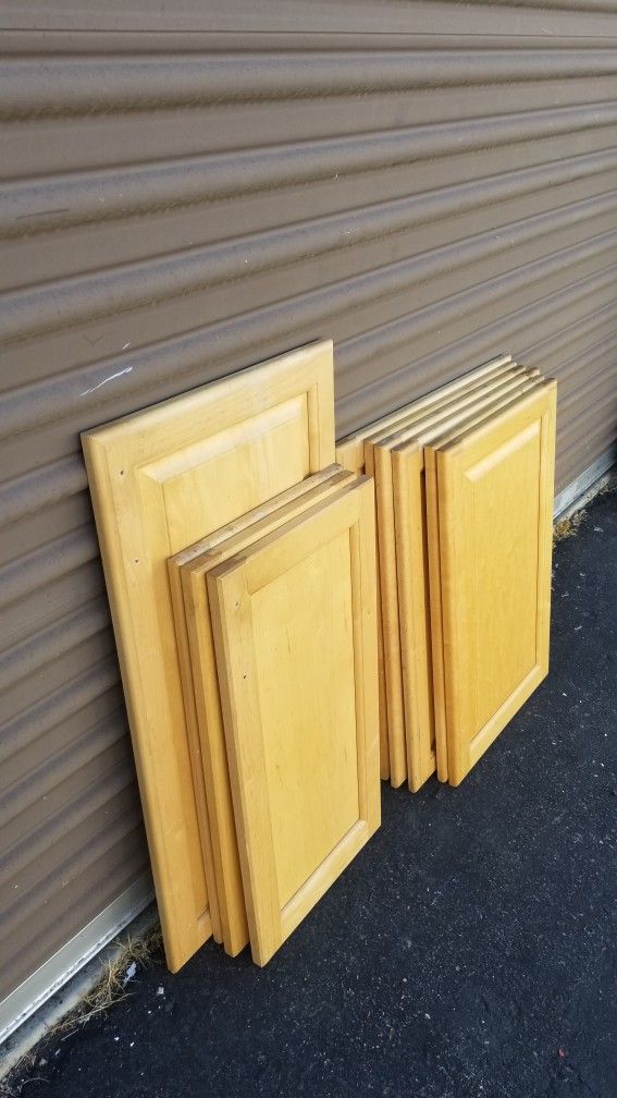 Solid Maple Kitchen Cabinet doors in very good condition